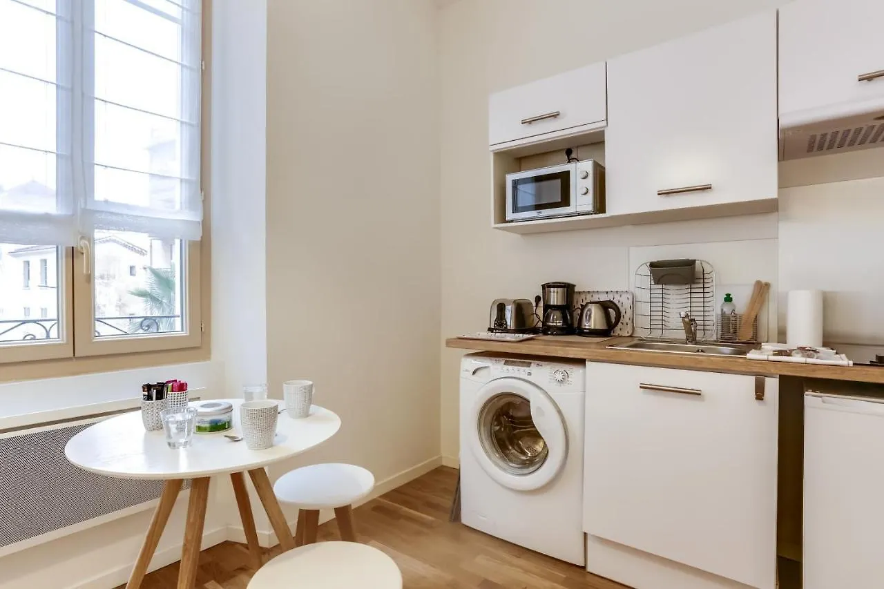 Immogroom - Renovated Studio - Modern - Wifi - Downtown Cannes 0*,  Francia
